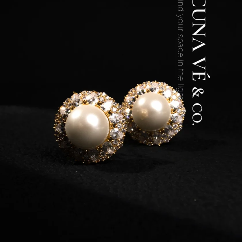 Moonlight & Stardust: Vintage Halo Design with 18K Gold-Plated Copper, Cubic Zirconia & S925 Posts | Lacuna Ve - Image 5