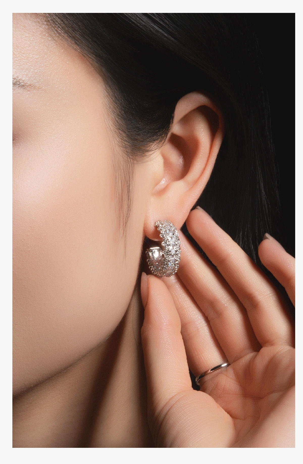 Lacuna Vé & Co. Minimalist Earring Collection Details